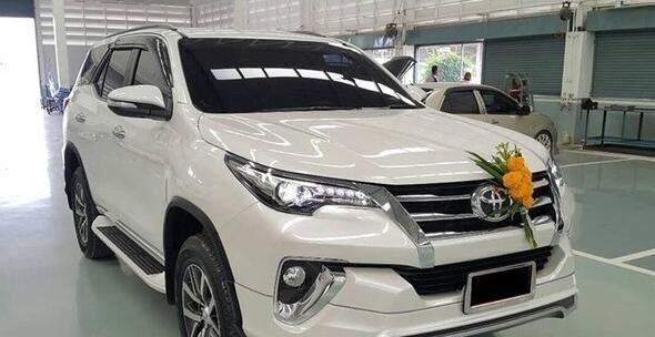 海外版的丰田，最新的车厢内饰，丝毫不输丰田汉兰达