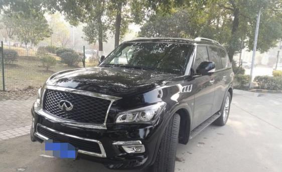 老周花120万买到英菲尼迪QX80, 停在路边回头率很高
