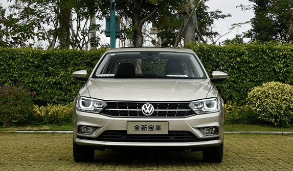 性能完胜卡罗拉, 油耗比思域还低, 这款宝来, 堪称大众神车!