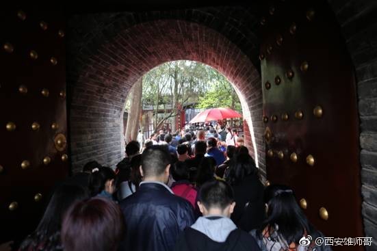 一代军师美名扬 清明节武侯祠祭汉丞相诸葛亮