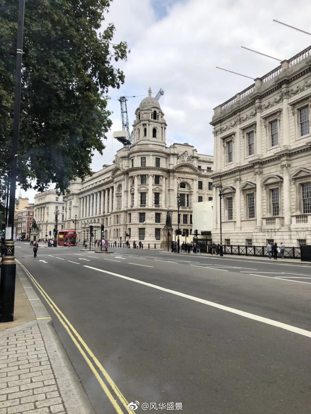 downing street,kremlin 唐宁街10号(10downing street),传统上是第一财政大臣