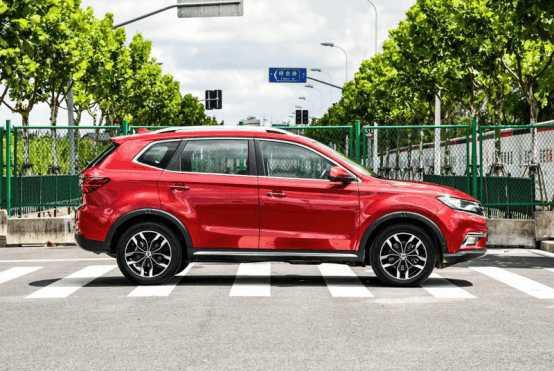 国产SUV王者，上汽靠它起死回生，售价不足8万配置堪称豪华级