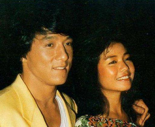 你只知钟楚红沉鱼落雁, 不知她被成龙小三, 为亡夫不生育不再嫁!