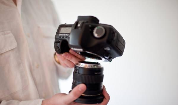 怎么防止相机镜头进灰和给相机除尘的方法