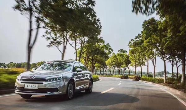 20万B级车大战, 第三代C5射出连环箭令对手发怵