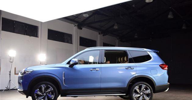 国产高颜值硬汉SUV, 车长5米带12寸悬浮屏, 果断放弃汉兰达