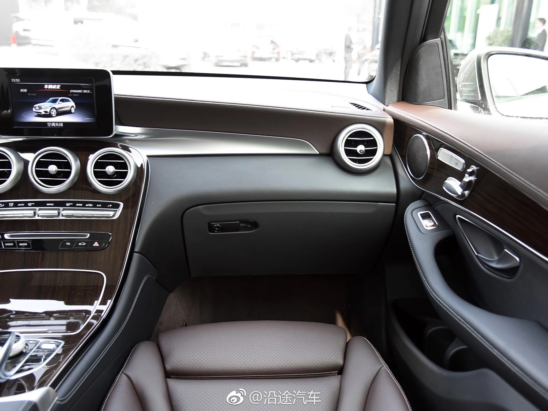 2021奔驰c260l新款内饰,2021款奔驰c260l图片 2019款北京奔驰 glc260l 4matic内饰秀,设计感十足