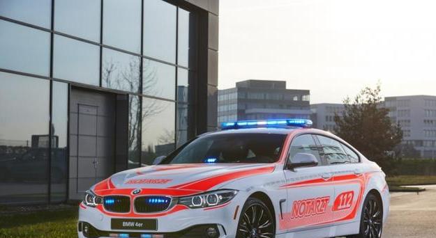 宝马汽车推出特制救护车，网友表示坐这样的救护车，赚了