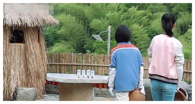 ����Ȧ���5λŮ���ǣ�һ����һ�������㶼֪����˭��