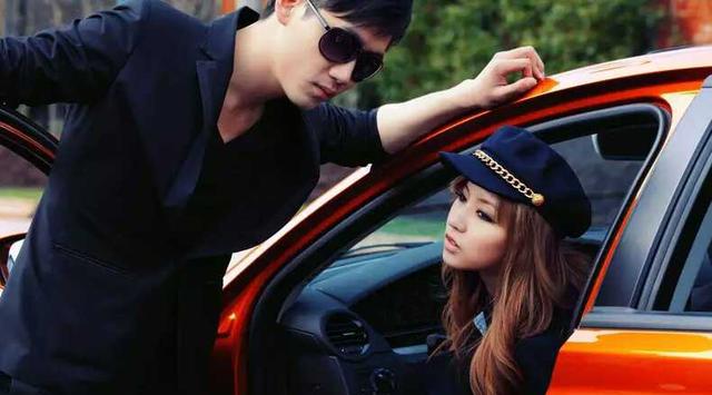 小钢炮3万多，比摩托车油耗！半年工资拿下