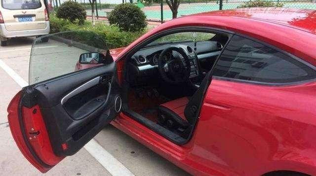 小伙花3万买了辆国产跑车, 朋友们都说比美人豹强太多了!