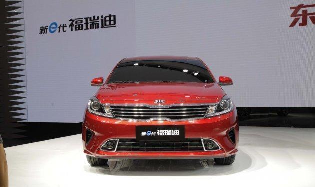 起亚推良心轿车, 悬浮式中控屏配ESP系统, 卖5万对标帝豪艾瑞泽!