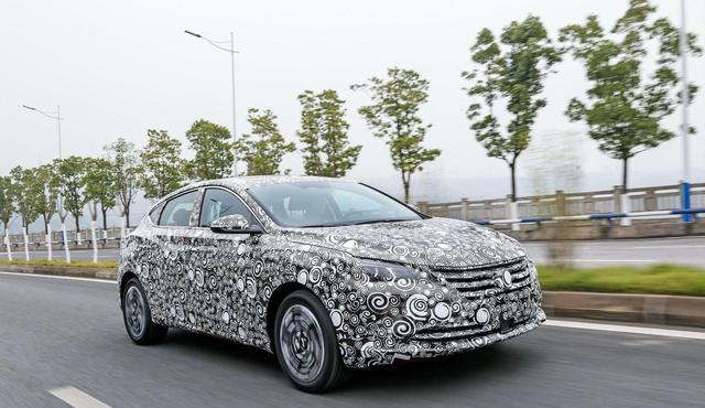 国产最美两厢车，顶配不如高尔夫起步贵，新车能让长安销量翻倍