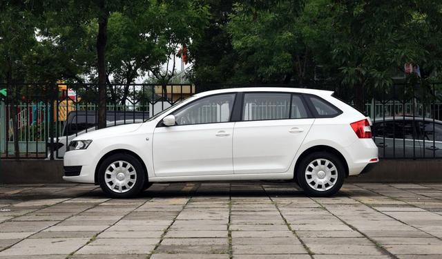 空间大，性价比高，这款车适合家用代步！