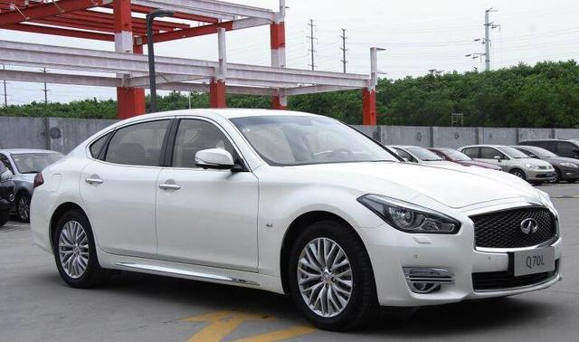 车长5米2轴距超3米，比奔驰E漂亮，6缸提速7秒，33万虐哭奥迪A6L