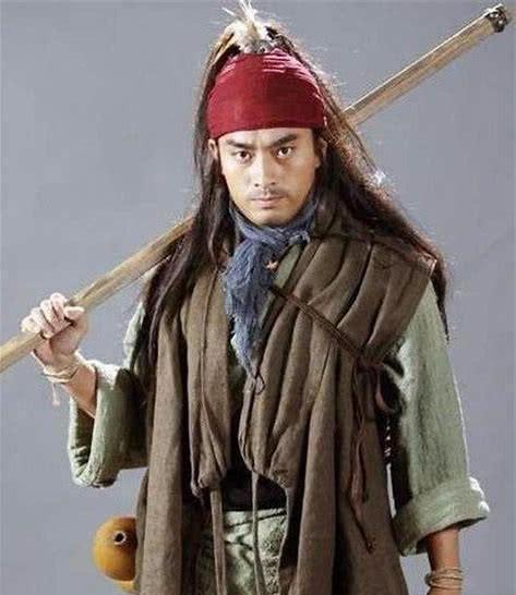 武松杀嫂, 为何要先撕开她的内衣