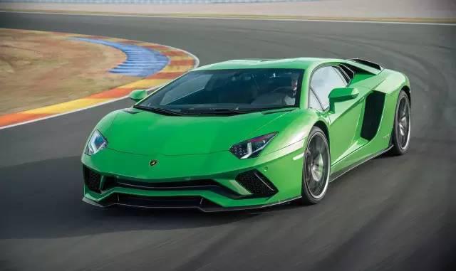 首驾｜海外试驾更猛的大牛 兰博基尼Aventador S