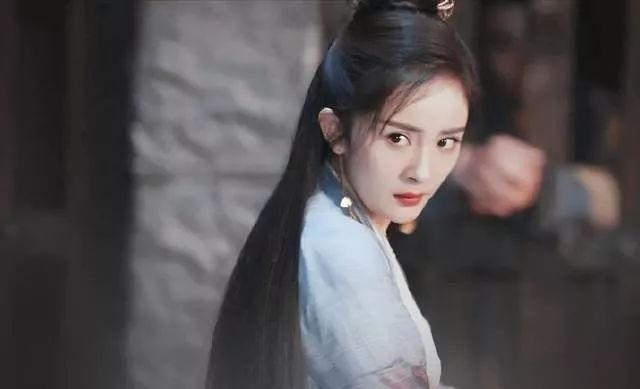 阮经天吻杨幂太酥,岳云鹏吻佟丽娅太辣,罗晋吻