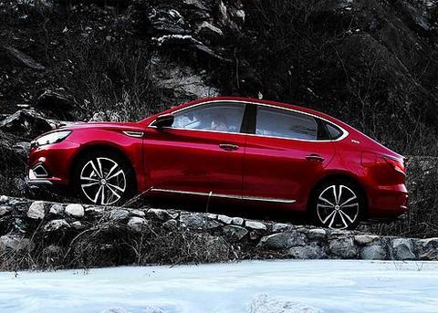 还看啥本田思域？这款车上市即售3000台，颜值逆天，仅10起