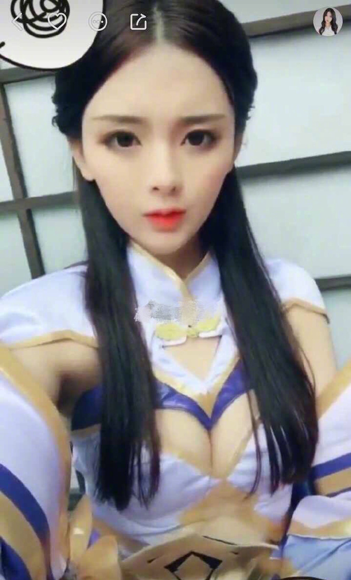 杨超越快手时期照片曝光,身材真好