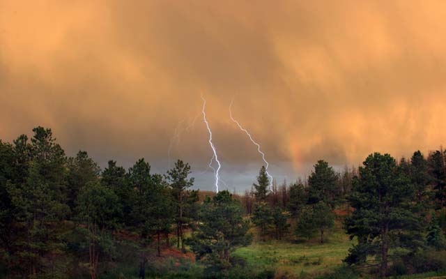 领导要求下班后在微信群汇报工作,怎么可以提