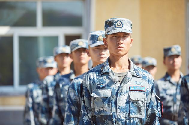 王威与杨幂、佟丽娅、黄子韬互关微博,王威会