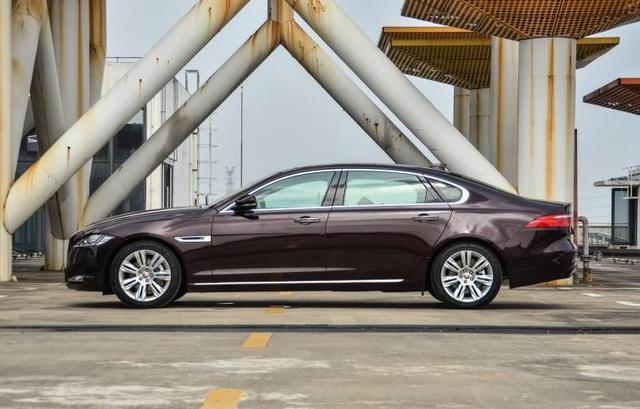 曾是A6L、5系、E级最大竞争对手，豪华车代表，现降25万仍没人买