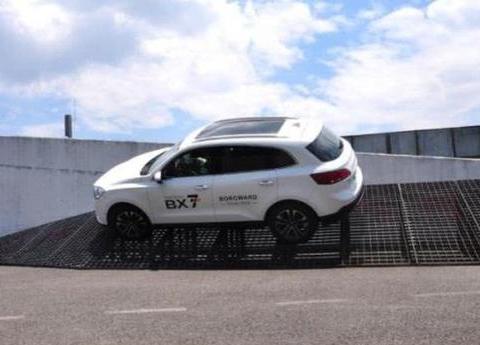 20万落地,同的级别最强四驱SUV,路虎也望尘莫及!