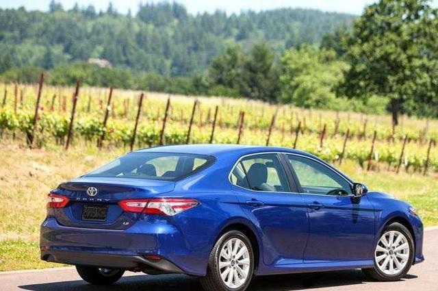 全球最火的中级车，35年卖出1900万台，新款一出，迈腾都挡不住