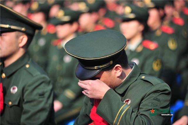 2018年三期士官转业好还是退伍好?老班长经验