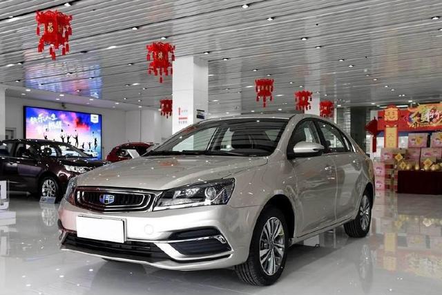 有了它谁还买英朗，全液晶仪表盘+真皮座椅，才7万！