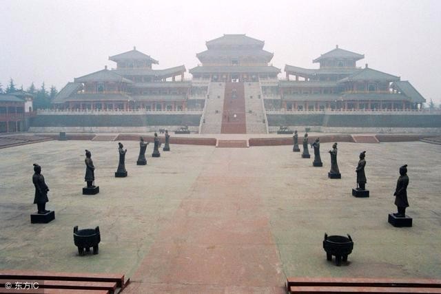 秦始皇兵马俑,最神秘的不是陶俑,是这几条土墙