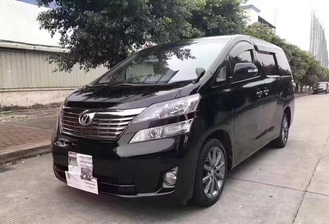 它酷似丰田埃尔法，12款的二手车却跌到20多万！