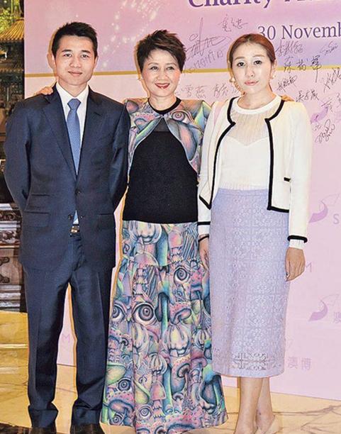 赌王小女儿融入欧洲王室,受百般宠爱,被赞美的让人