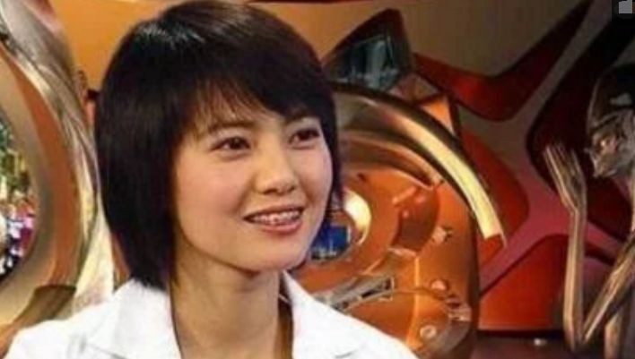 女星早年照片合集,高圆圆带牙套,杨紫甜美,谁的