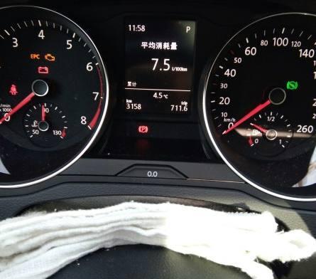 小姨刚买了部凯美瑞，看我开这车后，果断就要去退车！