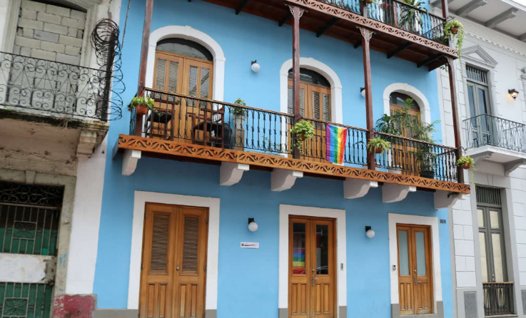 神秘的南美洲国家,治安最好收入最高,依旧保留