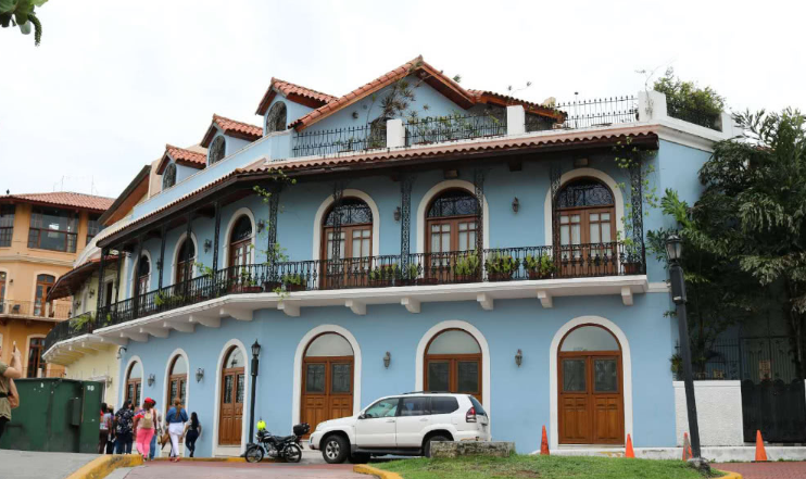 神秘的南美洲国家,治安最好收入最高,依旧保留