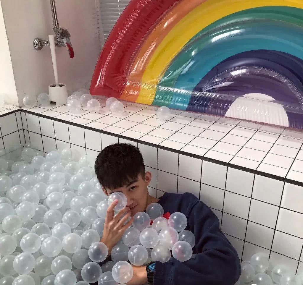 帅哥∣一枚颜值爆棚的小奶狗,别人的男友从没