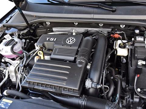 2018款新迈腾330TSI DSG这款车子，是上1.8的还是1.4排量的好？