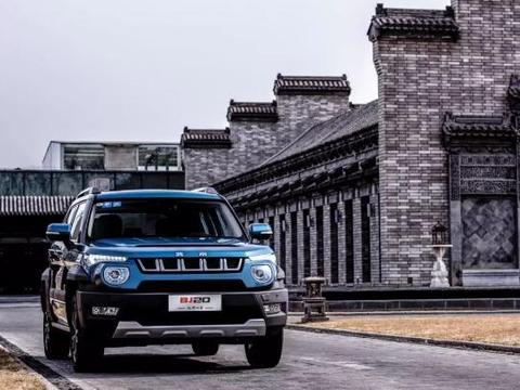 这才是国产车的实力, 外观53年没变, 比牧马人潮, 配四驱仅8万!