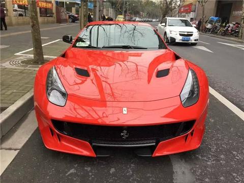 这款法拉利全国就10多个配额，比拉法还少，有一台在冯绍峰那