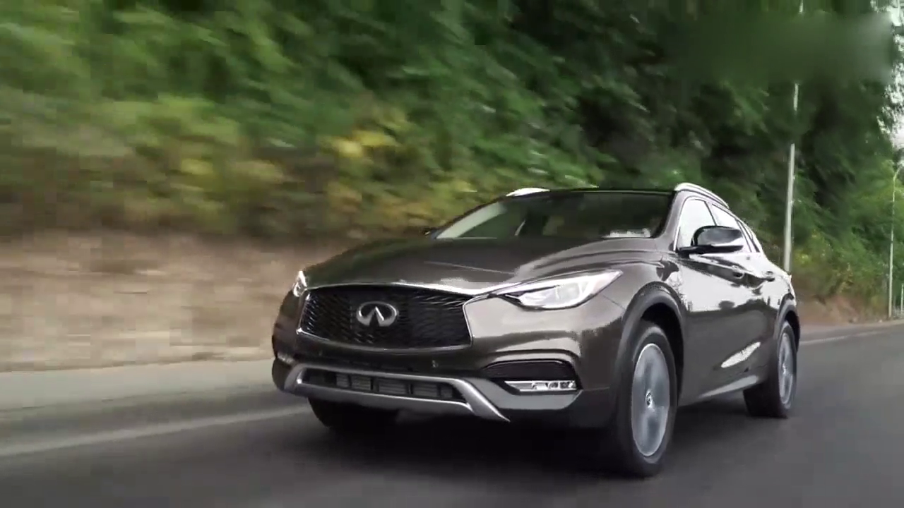 英菲尼迪QX30现身广州车展 快带妹子溜一圈