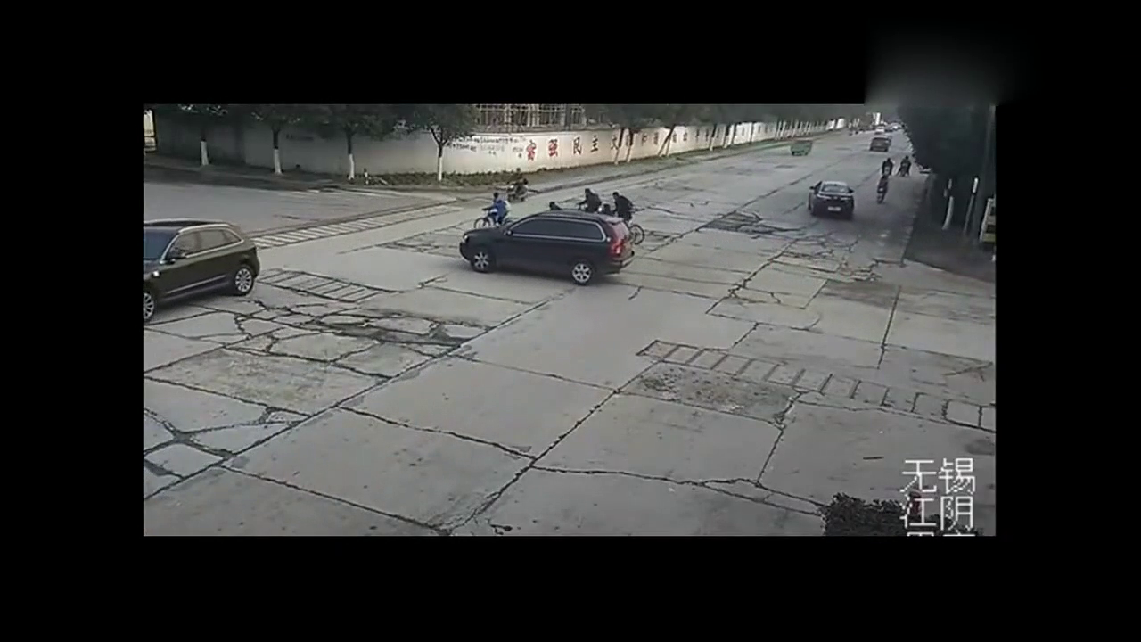 关于电动车 自行车 小轿车 三者的故事