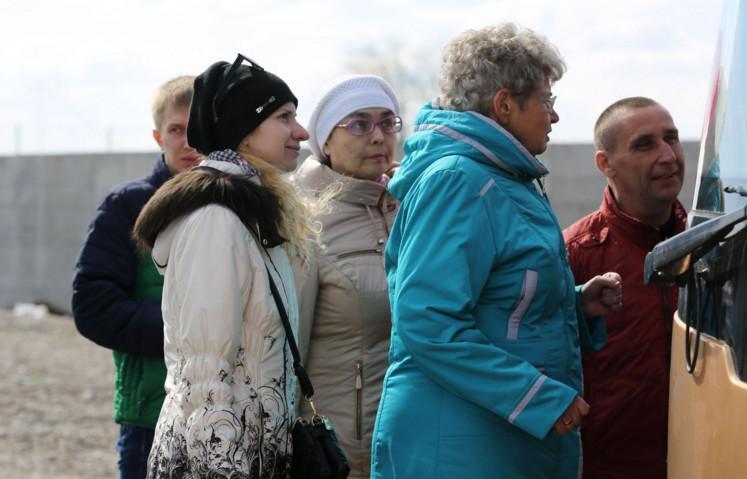 中俄通气垫船出国车程三分钟! 中国人漂洋过海