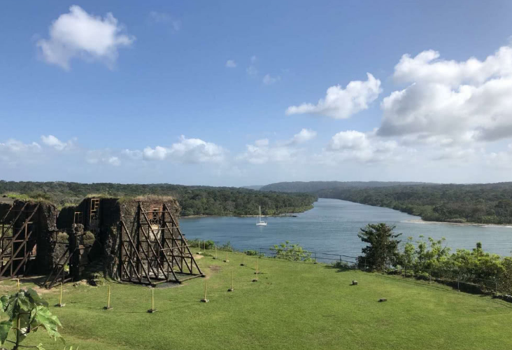 神秘的南美洲国家,治安最好收入最高,依旧保留