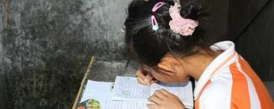 女儿考上清华大学,给农民工父亲报喜,电话没断