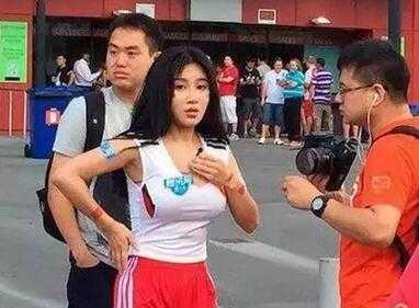 公司老板把我叫到办公室, 很和气地让我坐下