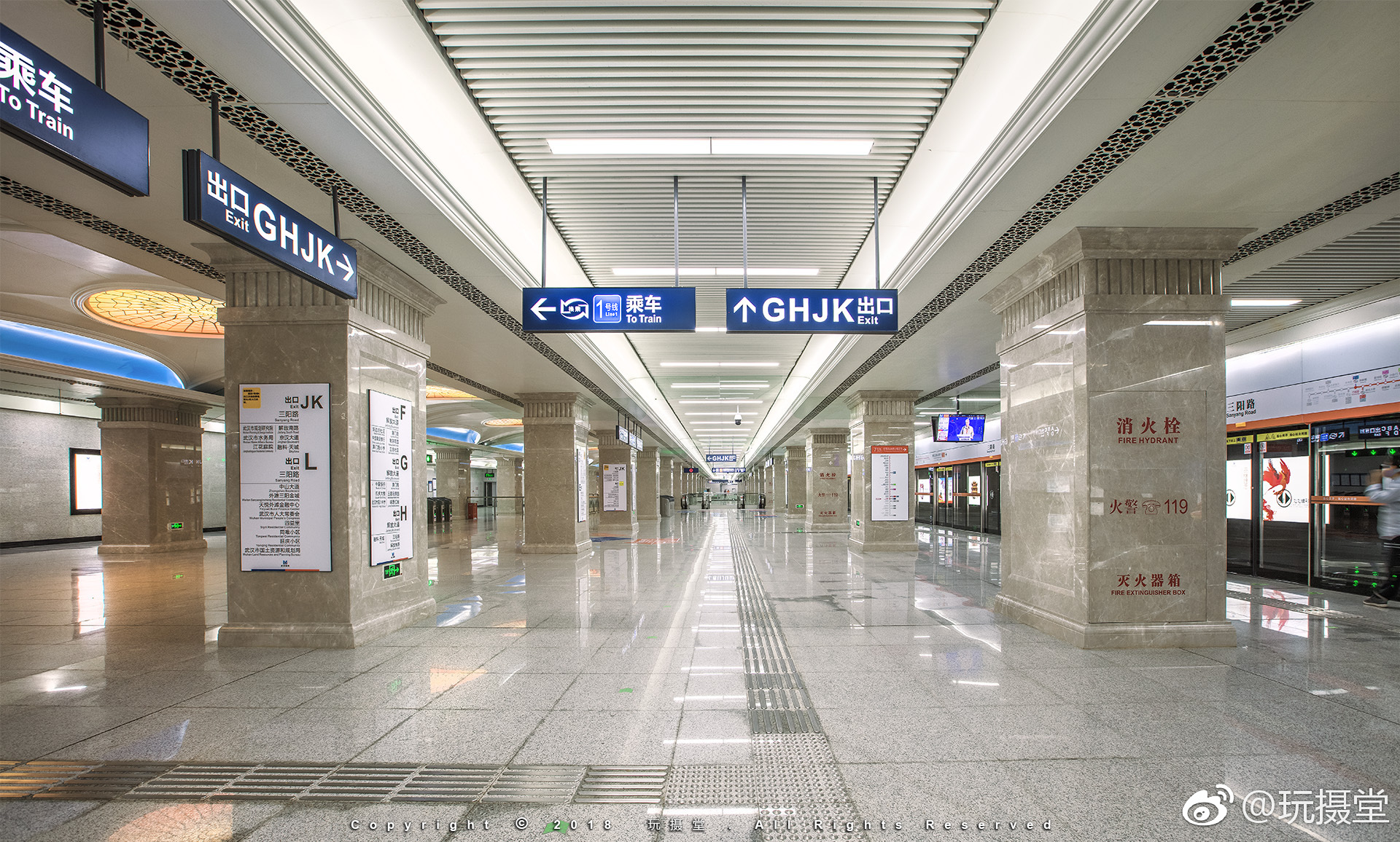 武汉地铁7号线。下班后才赶过来拍照,所以没时