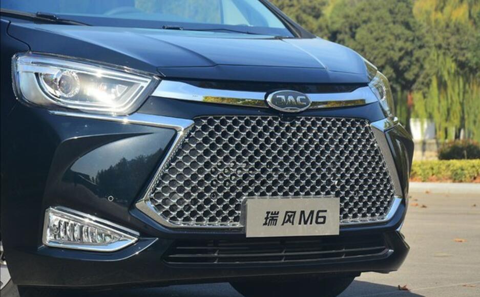 接地气的国产高端MPV, 仅售25万元, 你会买吗?